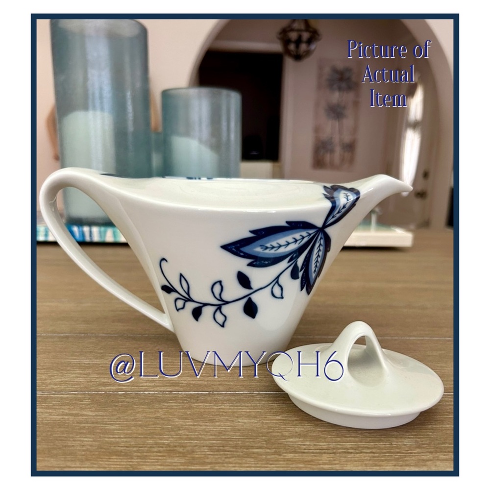 Crate & Barrel Camille Tea Pot - Picture 4 of 4